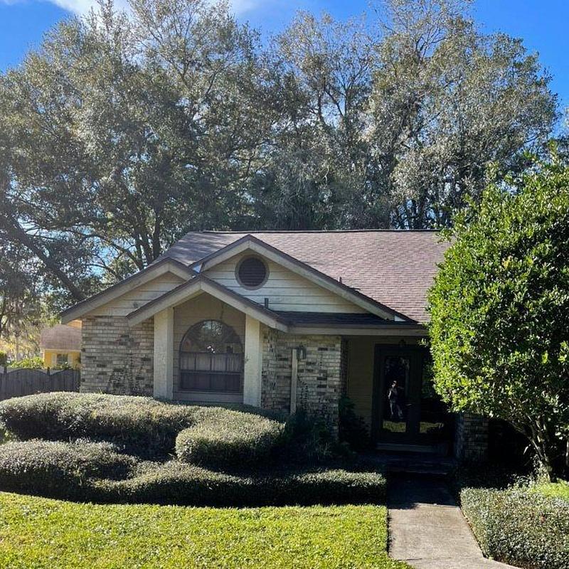 Architectural shingle roof on residential home in Oviedo FL