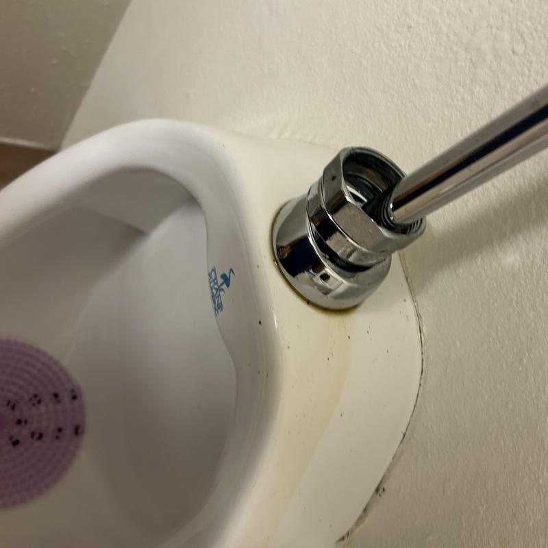 Urinal seal and flush valve connection detail
