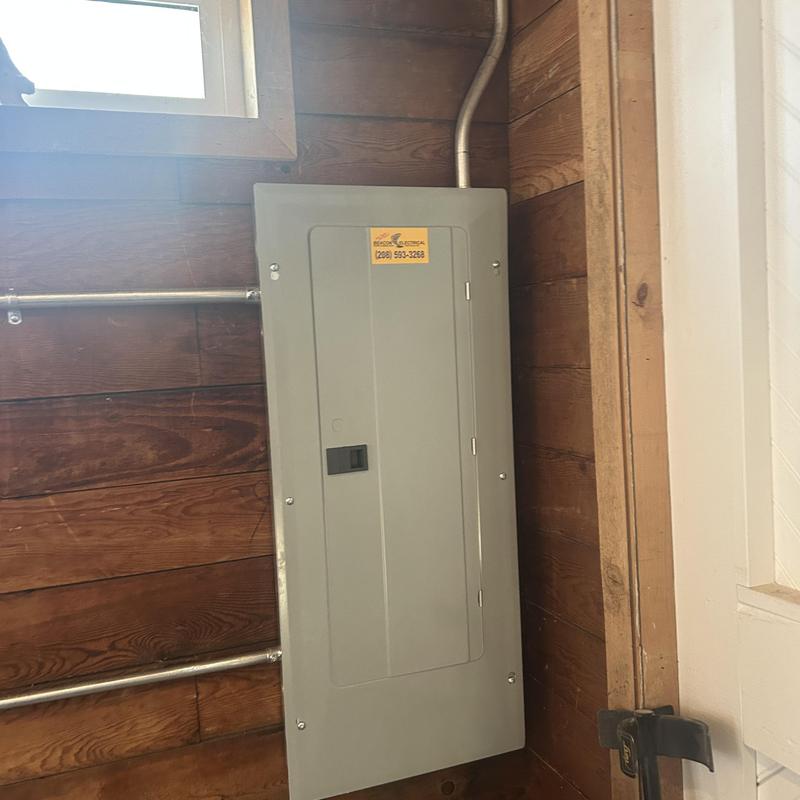 200 amp main breaker electrical panel with EMT conduit
