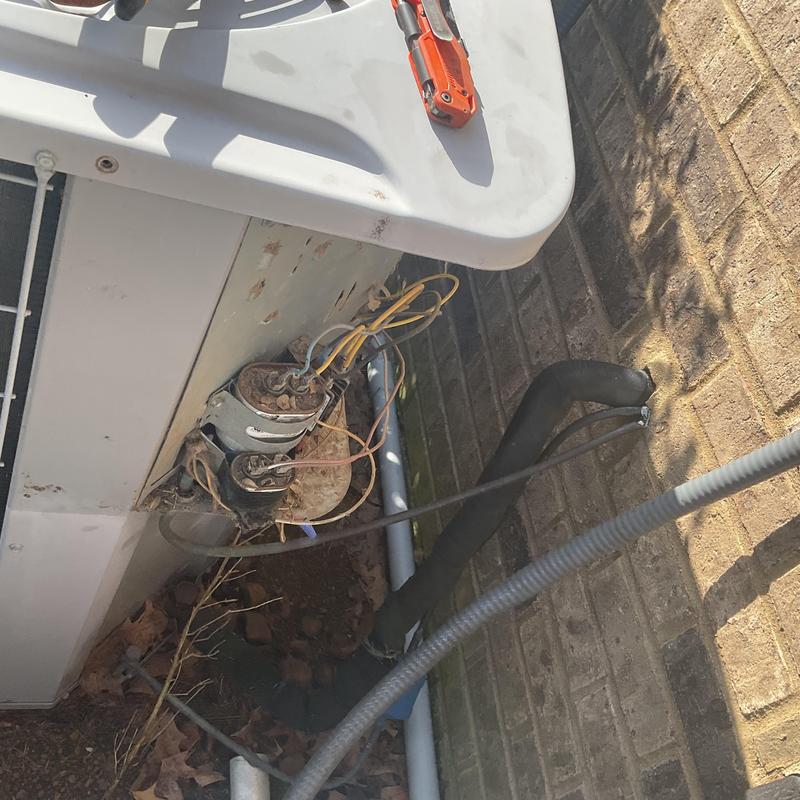 Condenser capacitor wiring on outdoor AC unit Condenser capacitor wiring on outdoor AC unit