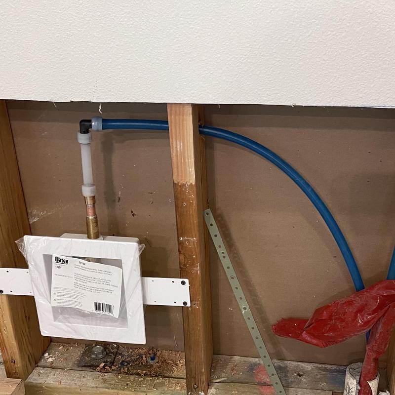 Ice maker valve and box installation in wall cavity