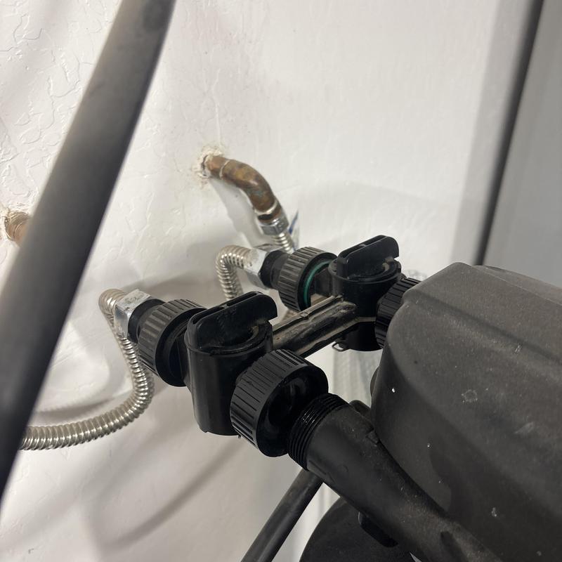 Water softener inlet valves with copper plumbing connections