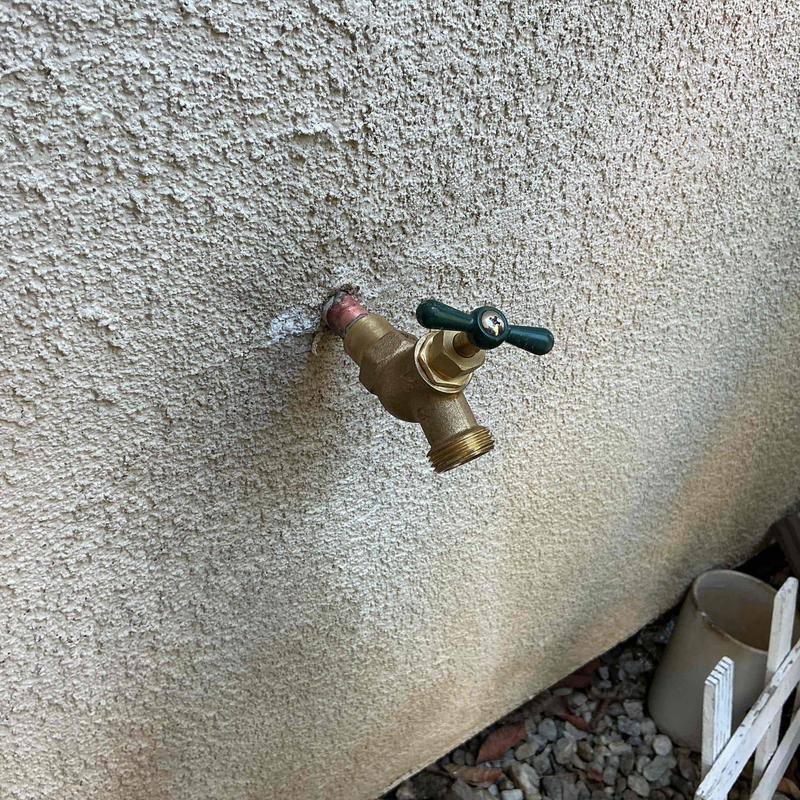 No-kink hose bib soldered to exterior wall