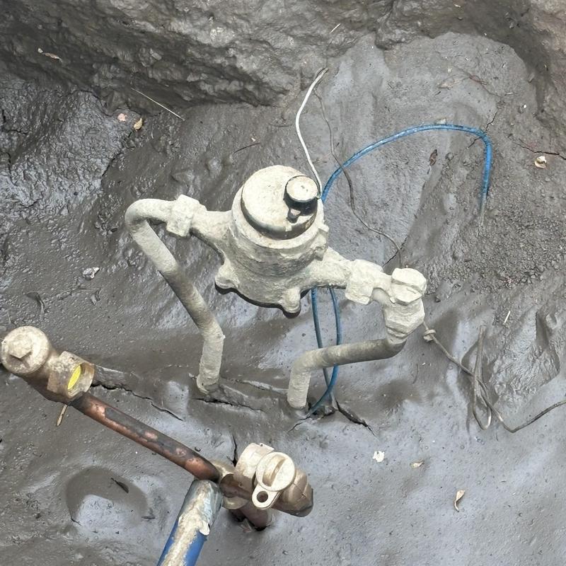 1-inch galvanized water service with leak at connection 1-inch galvanized water service with leak at connection
