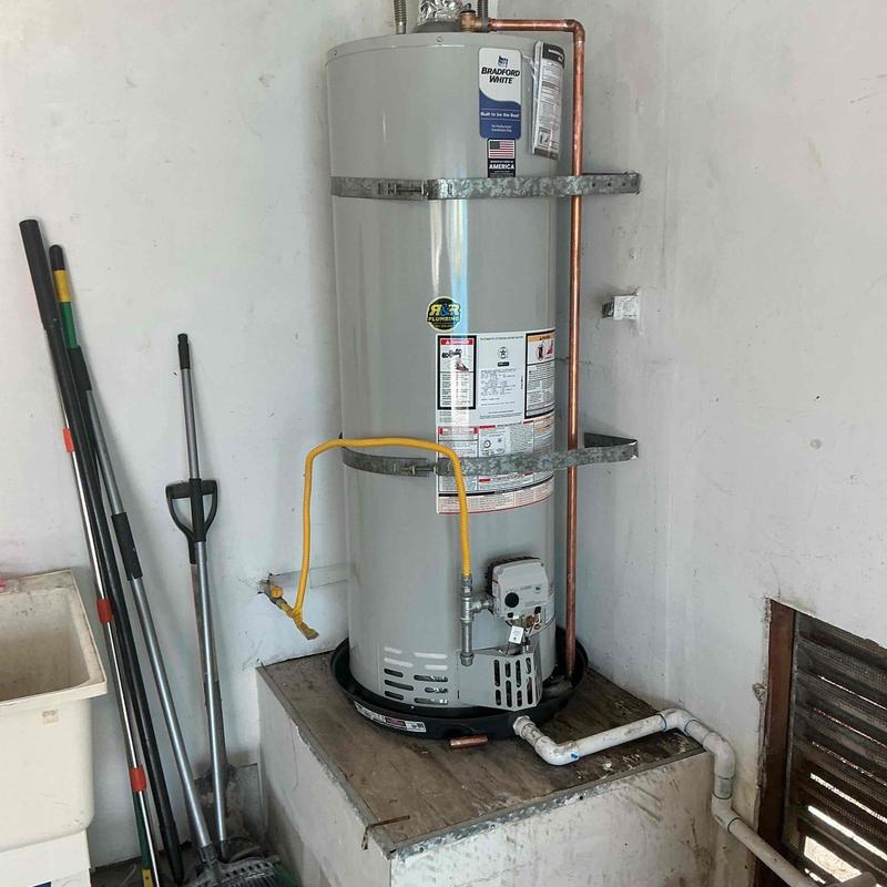 50-gallon water heater with sediment trap and straps
