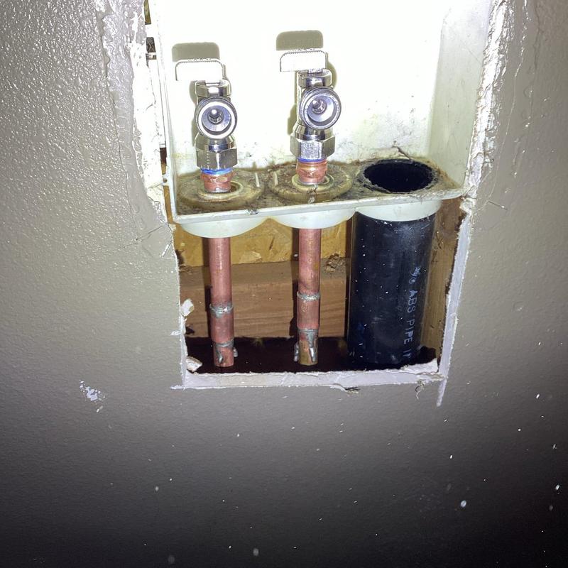 Laundry shut-off valves with copper piping installation