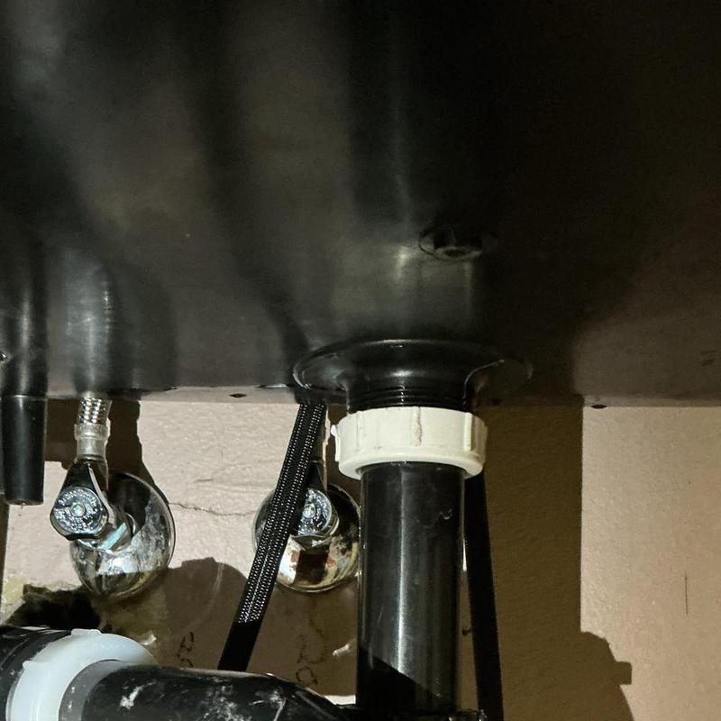 Quarter-turn angle stop valves with thread sealant installation