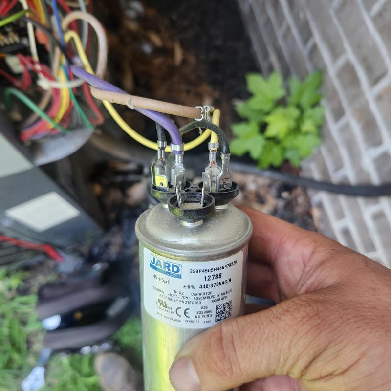 Dual capacitor for Goodman split system HVAC unit Dual capacitor for Goodman split system HVAC unit