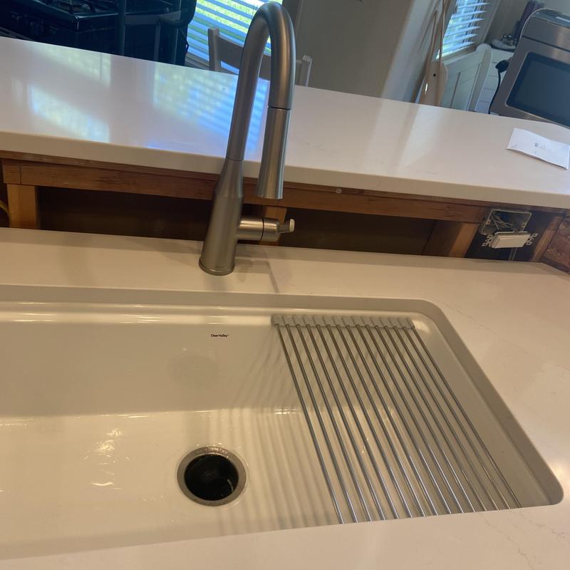 Kitchen faucet and sink installation in countertop Kitchen faucet and sink installation in countertop