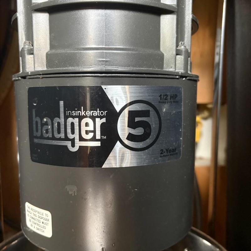 Garbage disposal Insinkerator Badger 5 unit installed