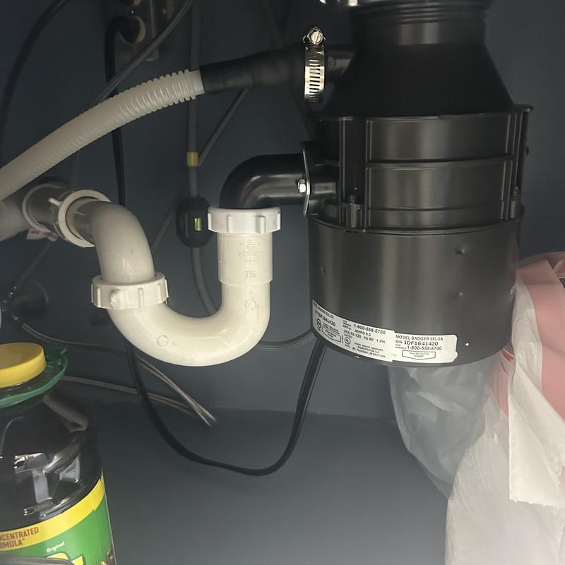 Garbage disposal plumbing with dishwasher drain connection Garbage disposal plumbing with dishwasher drain connection