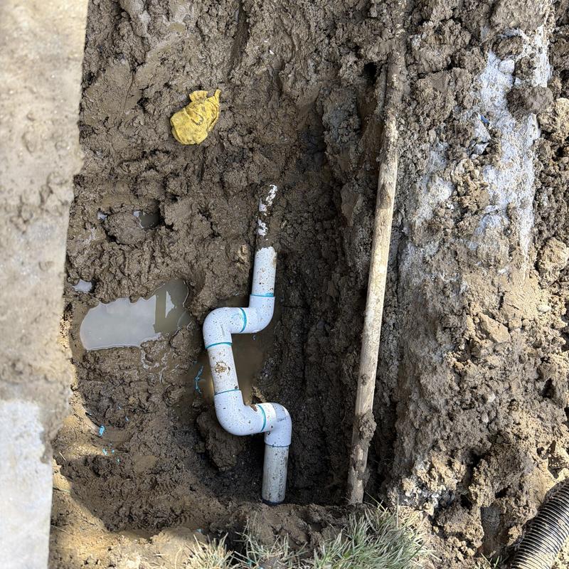 PVC water pipe leak repair under muddy driveway PVC water pipe leak repair under muddy driveway