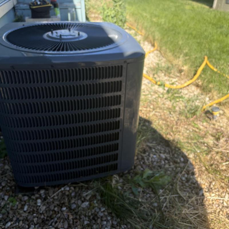 Outdoor air conditioner condenser coil cleaning job Outdoor air conditioner condenser coil cleaning job
