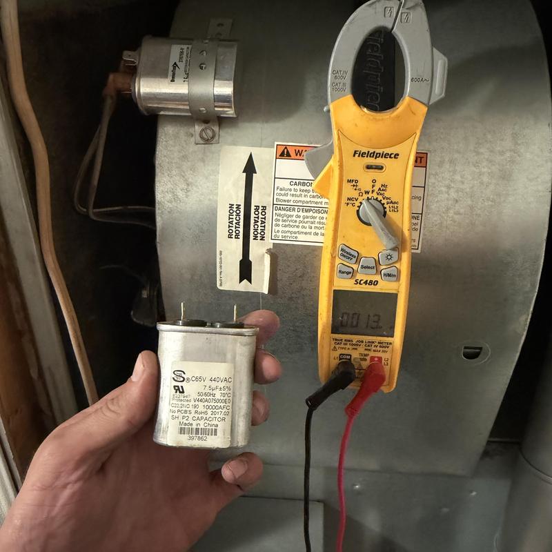 Air conditioner capacitor testing with clamp meter Air conditioner capacitor testing with clamp meter