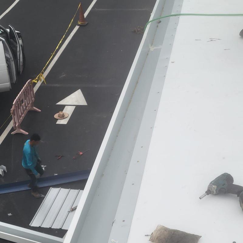 TPO flat roof membrane repair with heatwelded seams TPO flat roof membrane repair with heatwelded seams