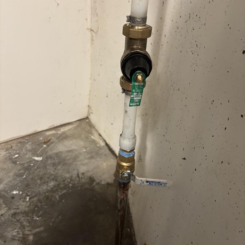 Water inlet gate valve and pressure relief valve installation Water inlet gate valve and pressure relief valve installation