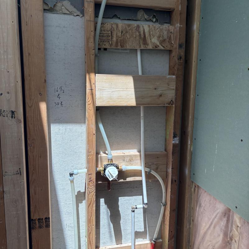 Shower valve and piping installation in wall framing Shower valve and piping installation in wall framing