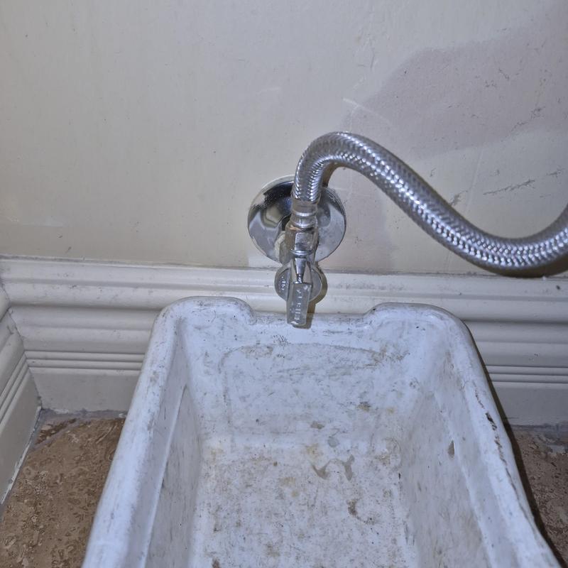 Quarter turn angle stop valve with braided hose repair