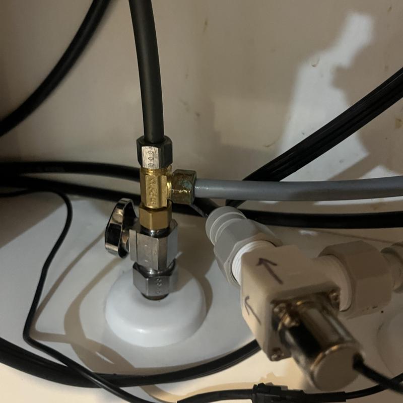 Swivel tee dishwasher water line under kitchen sink Swivel tee dishwasher water line under kitchen sink