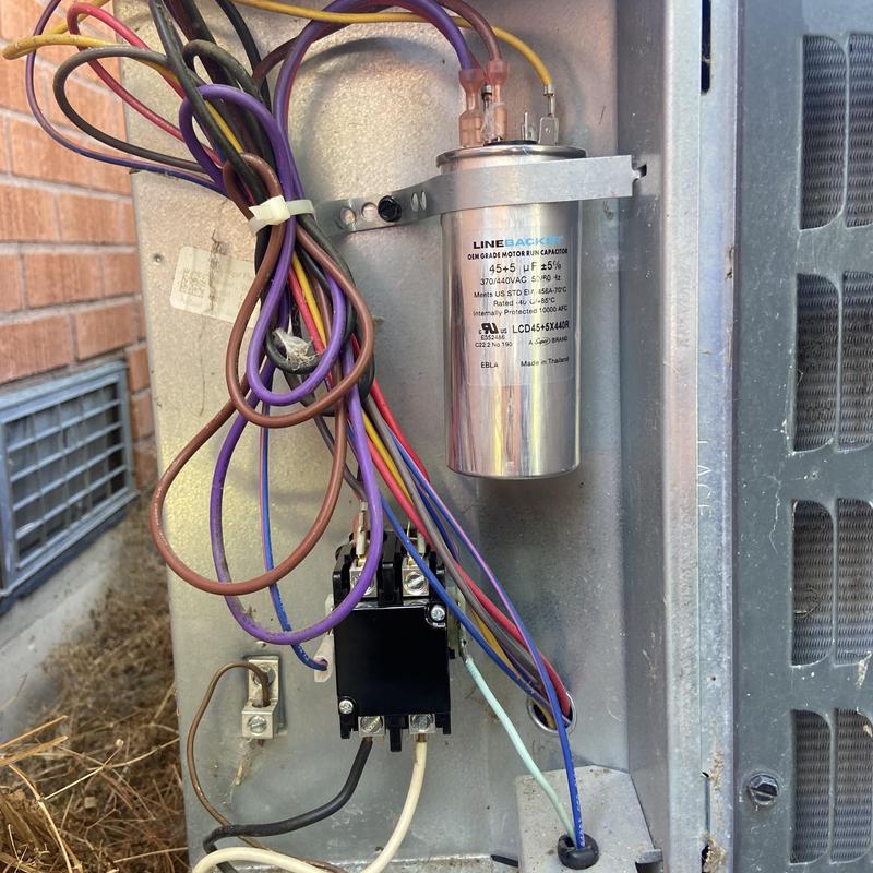 Condenser compressor capacitor and wiring inside unit Condenser compressor capacitor and wiring inside unit