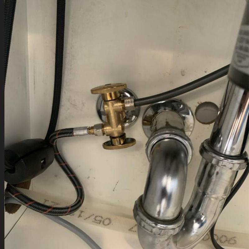Angle stop valve and water supply line installation