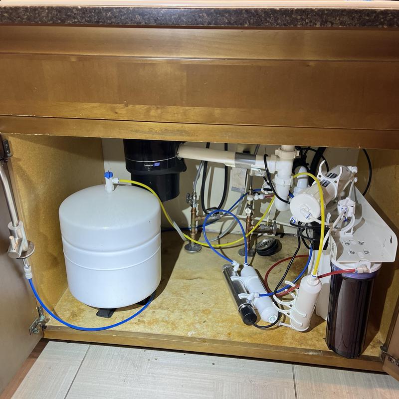 Reverse osmosis water filtration system under sink installation