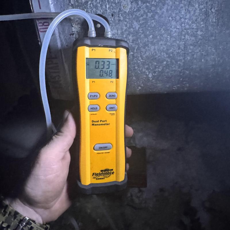 Heat pump dual port manometer measuring static pressure