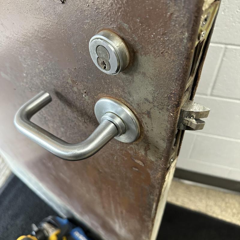 Full mortice lock with door wrap and lever handle
