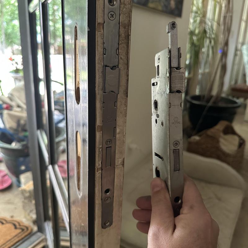 Hoppe door lock replacement in metal door frame Hoppe door lock replacement in metal door frame