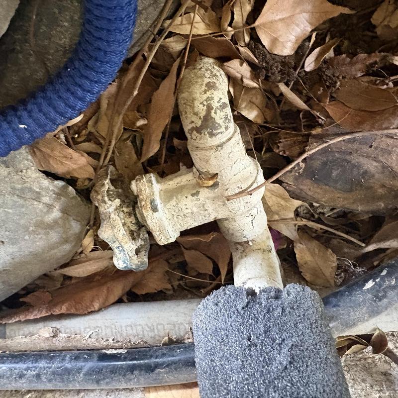 3/4 Inch Ball Valve with insulation and dry leaves