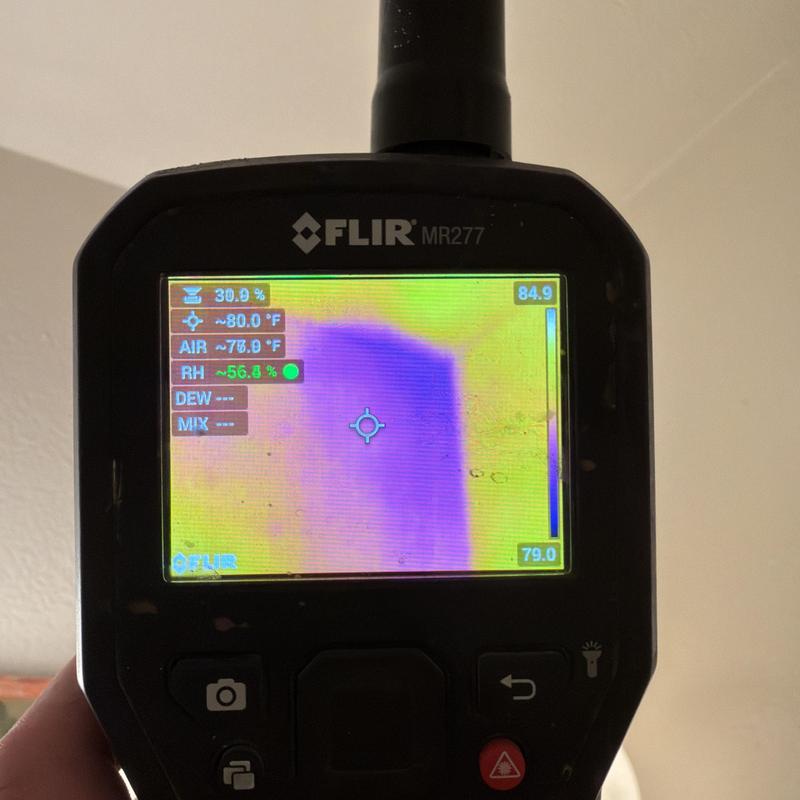 Cast-iron pipe leak thermal imaging diagnostic Cast-iron pipe leak thermal imaging diagnostic