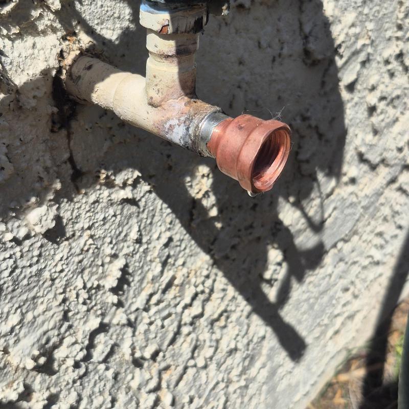 Outdoor hose bib with copper thread replacement