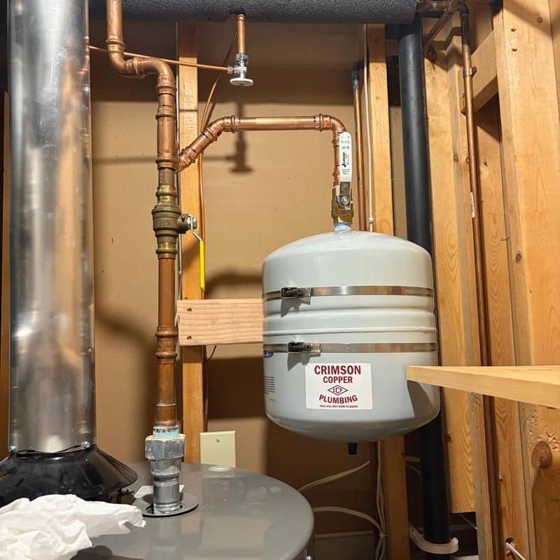 Expansion tank and pressure valve with copper piping