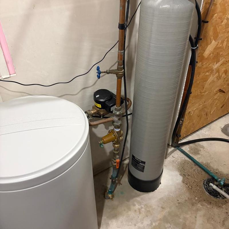 Pressure reducing valve and expansion tank installation