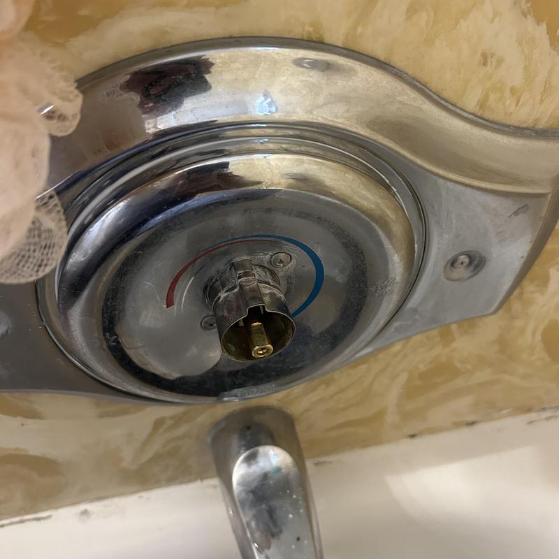 Shower valve without handle on bathtub faucet assembly