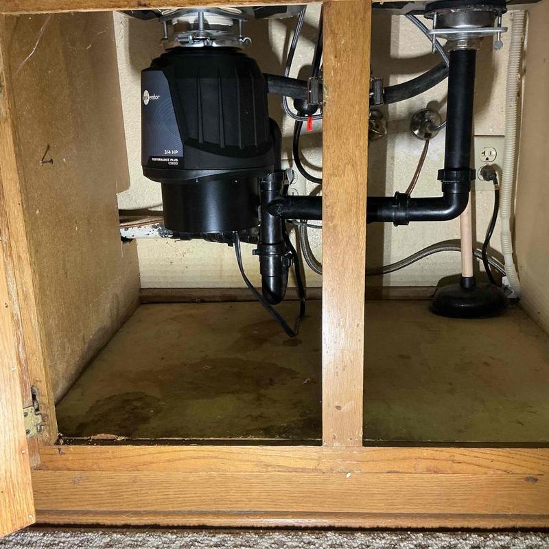 34 HP garbage disposal with plumbing connections