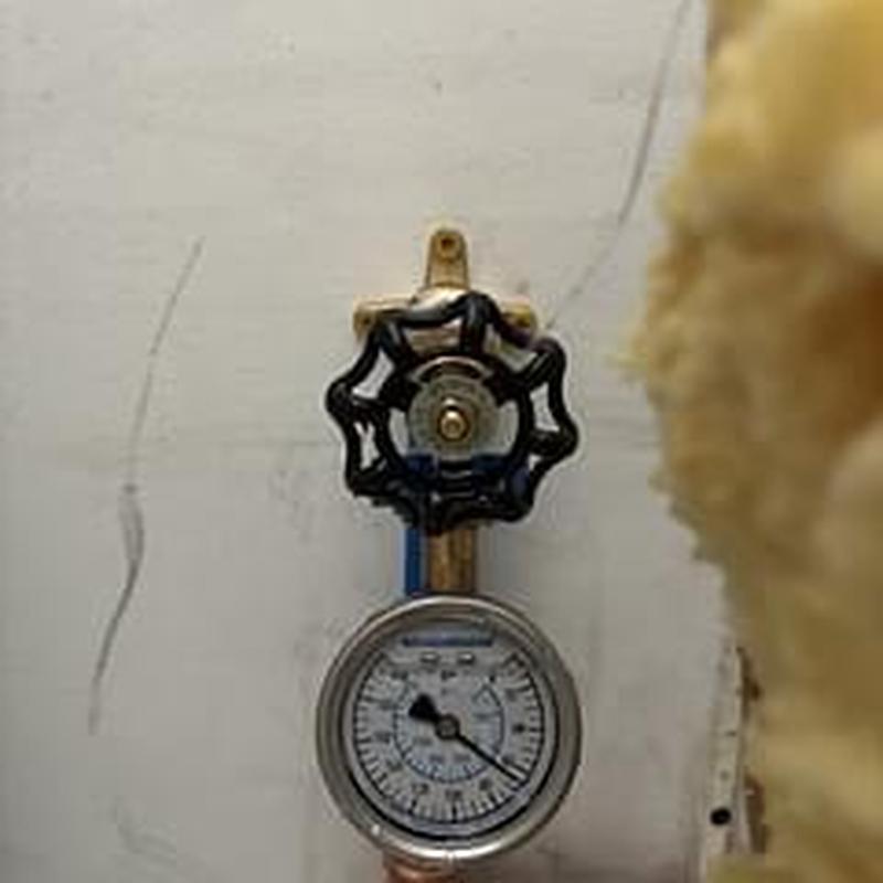 Pressure reducing valve with boiler drain wall mount Pressure reducing valve with boiler drain wall mount