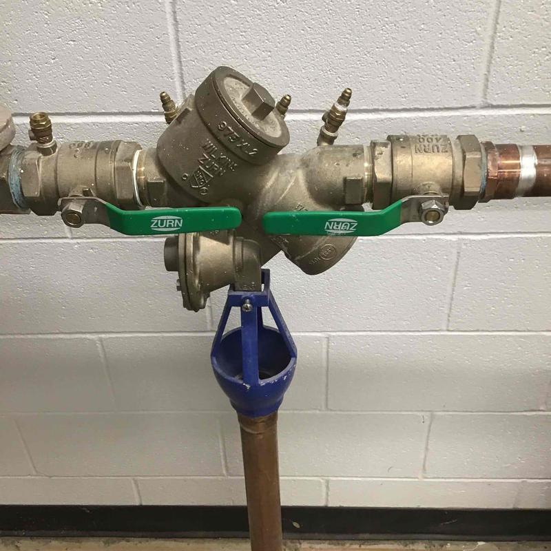 Backflow prevention valve with test cocks and handles Backflow prevention valve with test cocks and handles