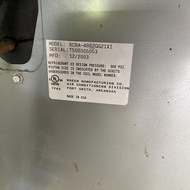 Air conditioning unit model and manufacturing label