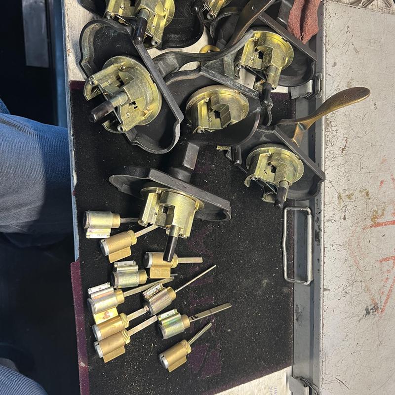 House lock cylinders and lock sets for rekeying job