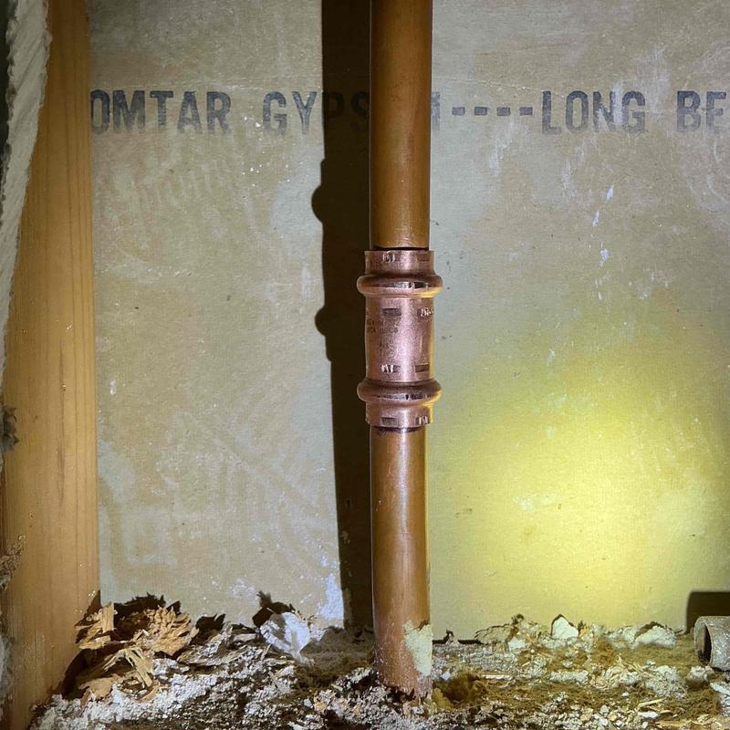 Copper water pipe with press fitting installation