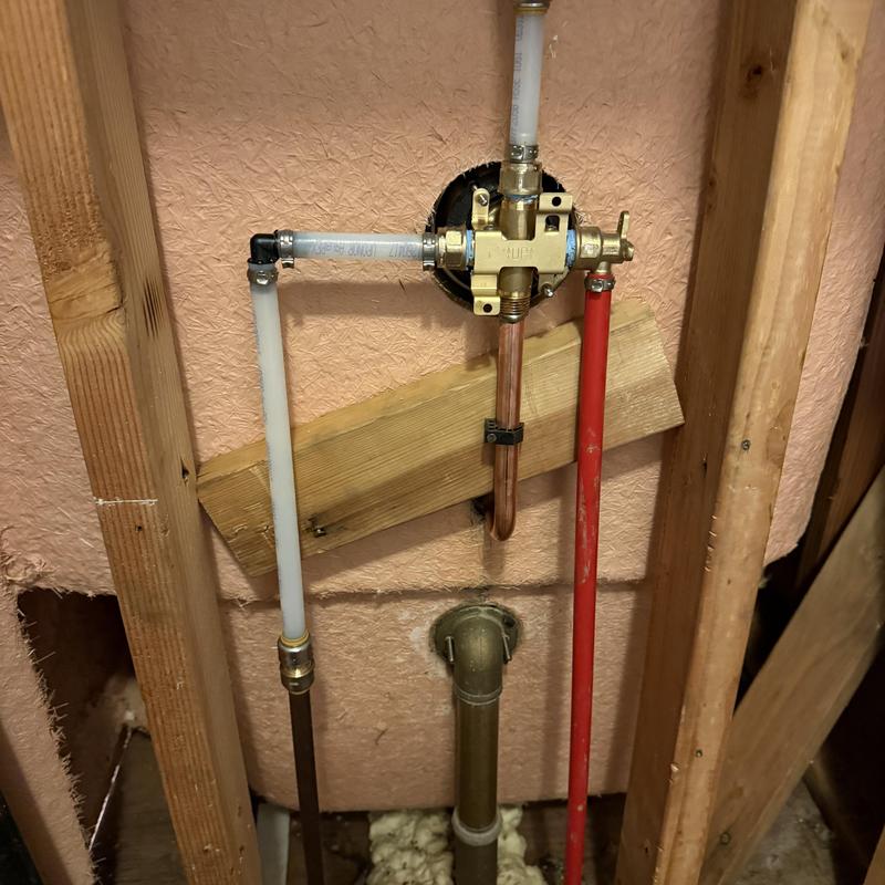 Tub shower valve with PEX plumbing and copper pipe Tub shower valve with PEX plumbing and copper pipe