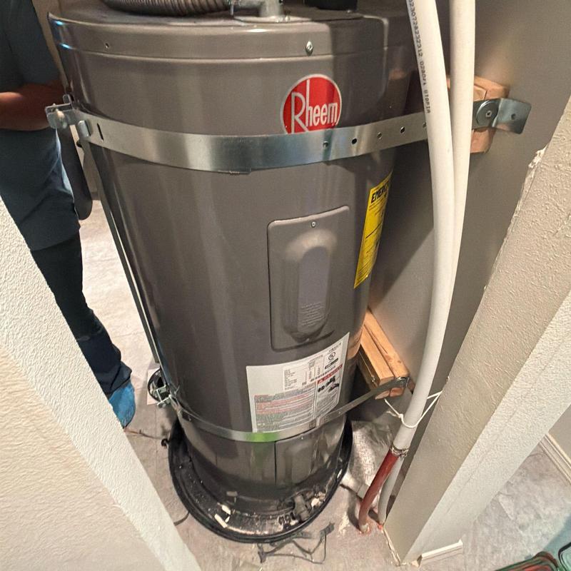 Water heater with seismic straps installed top and bottom Water heater with seismic straps installed top and bottom