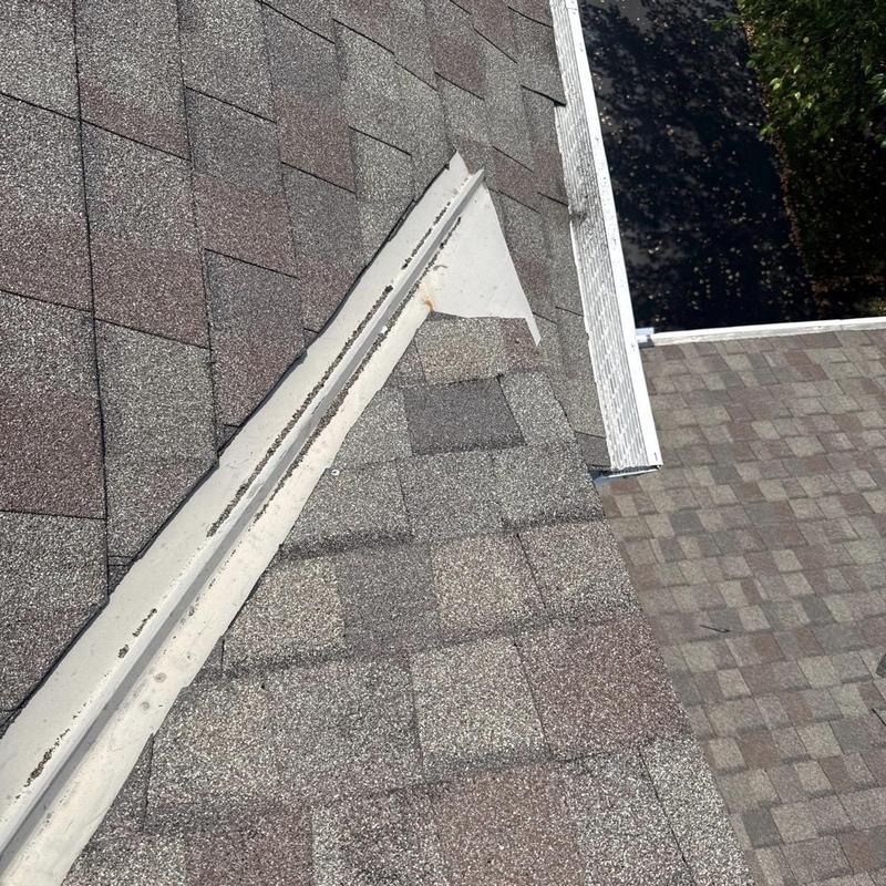 CertainTeed Landmark asphalt shingles and flashing detail