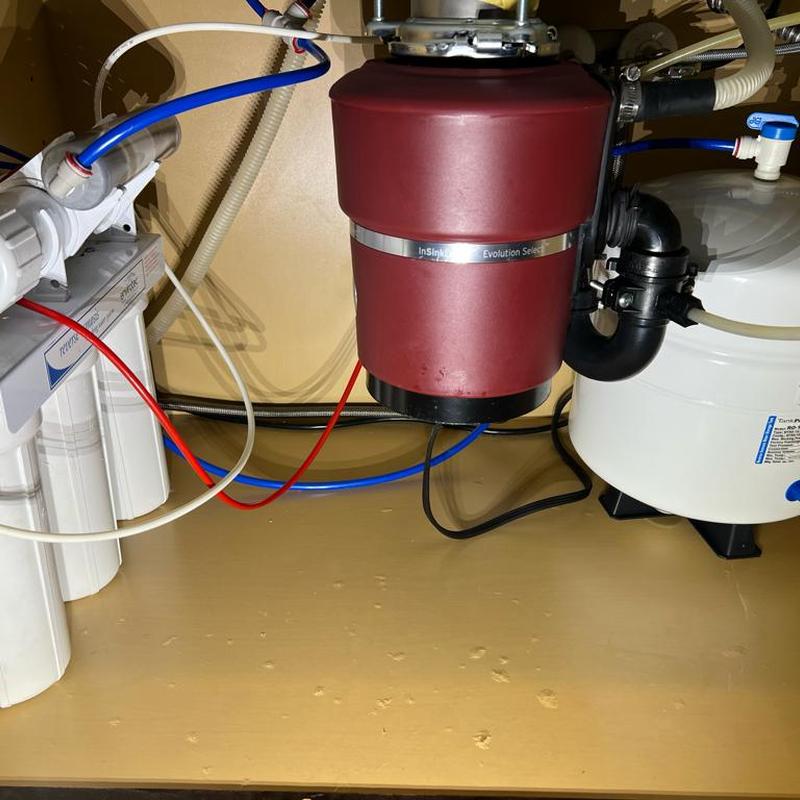 Reverse osmosis system with new storage tank under sink Reverse osmosis system with new storage tank under sink