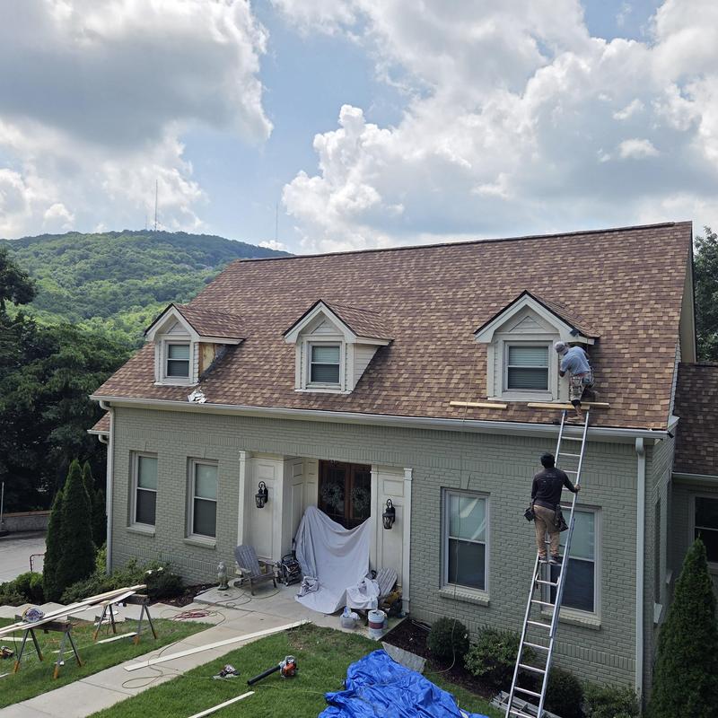 CertainTeed Resawn Shake roof installation on house