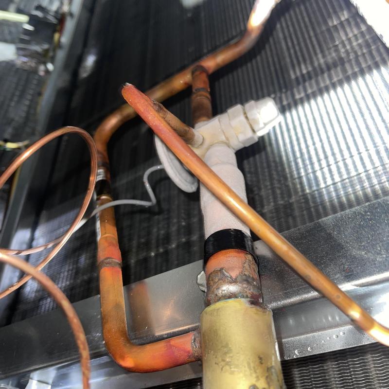 TXV valve on evaporator coil with copper piping