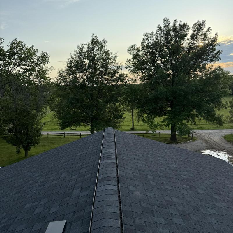 Tamko Titan XT asphalt shingle roof with ridge cap Tamko Titan XT asphalt shingle roof with ridge cap