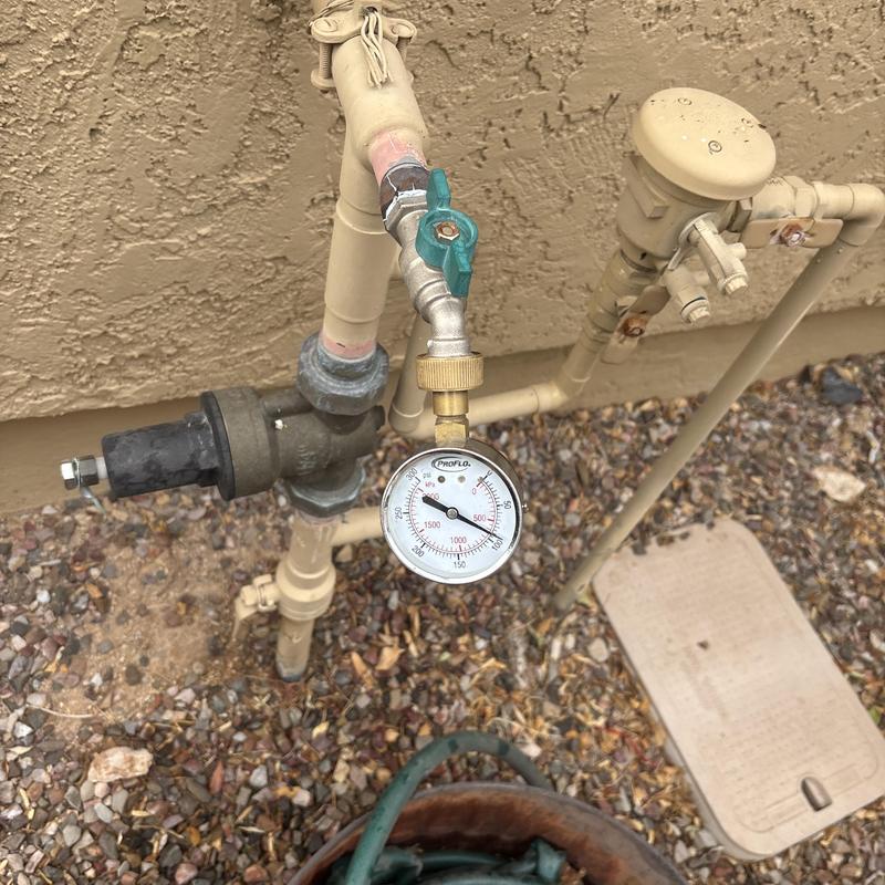 Quarter turn angle stop valve with pressure gauge