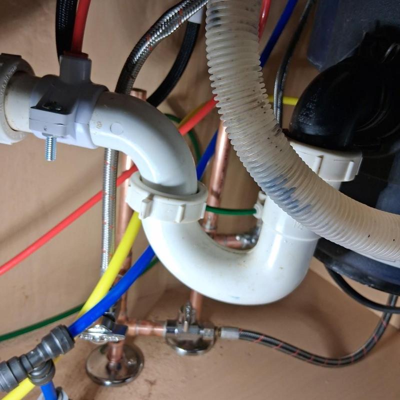 Copper stop valves and piping under sink replacement Copper stop valves and piping under sink replacement